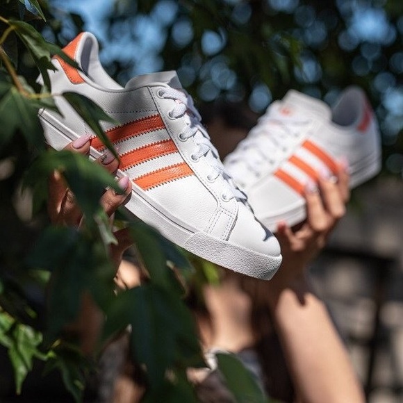 NEW IN BOX Adidas Leather Sneakers - Picture 1 of 3